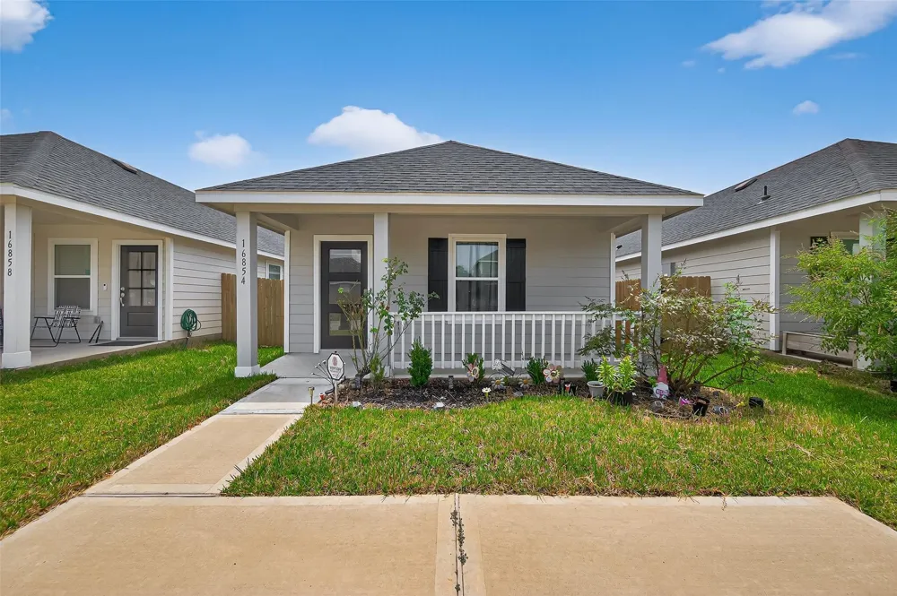 16854 Marie Village Drive Conroe, TX 77306