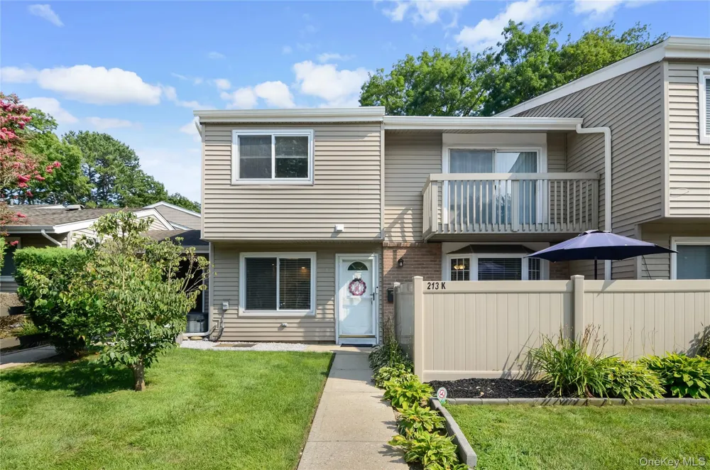 213 Springmeadow Drive #K Holbrook, NY 11741