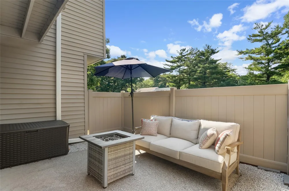 213 Springmeadow Drive #K Holbrook, NY 11741