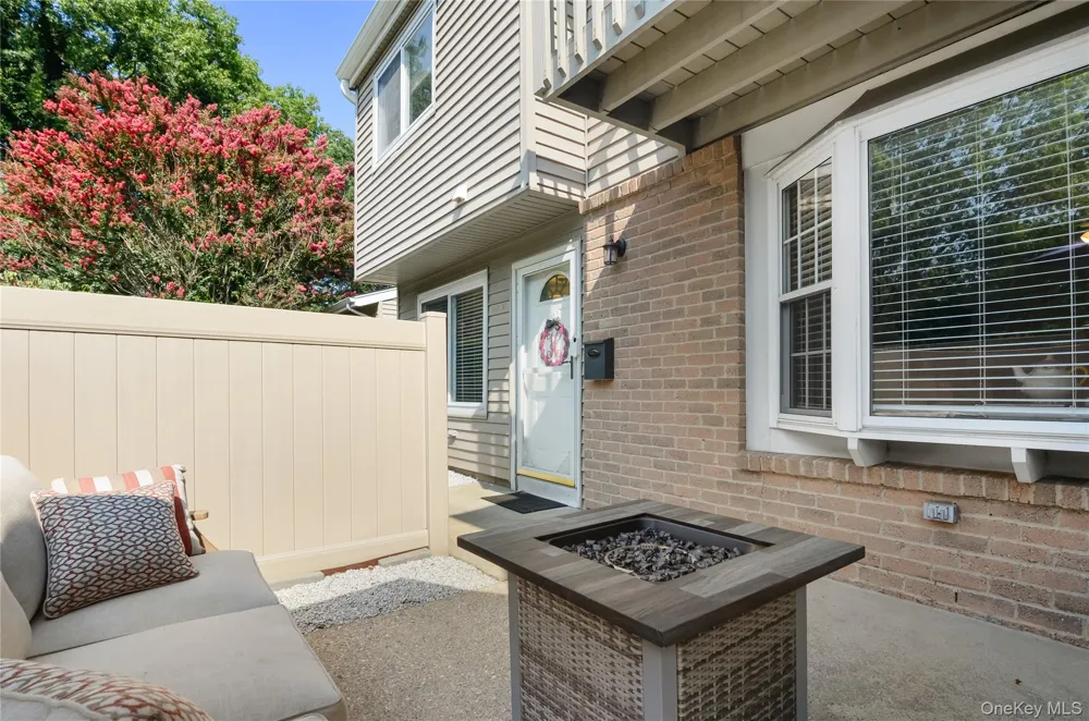 213 Springmeadow Drive #K Holbrook, NY 11741
