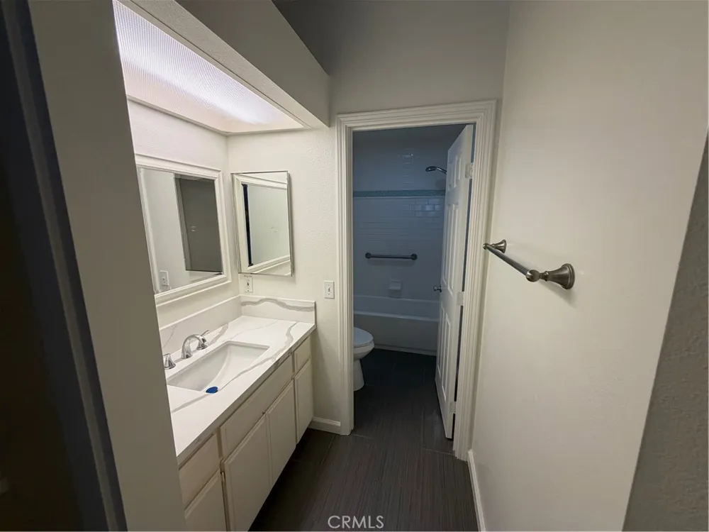 5722 E Stillwater #11 Orange, CA 92869