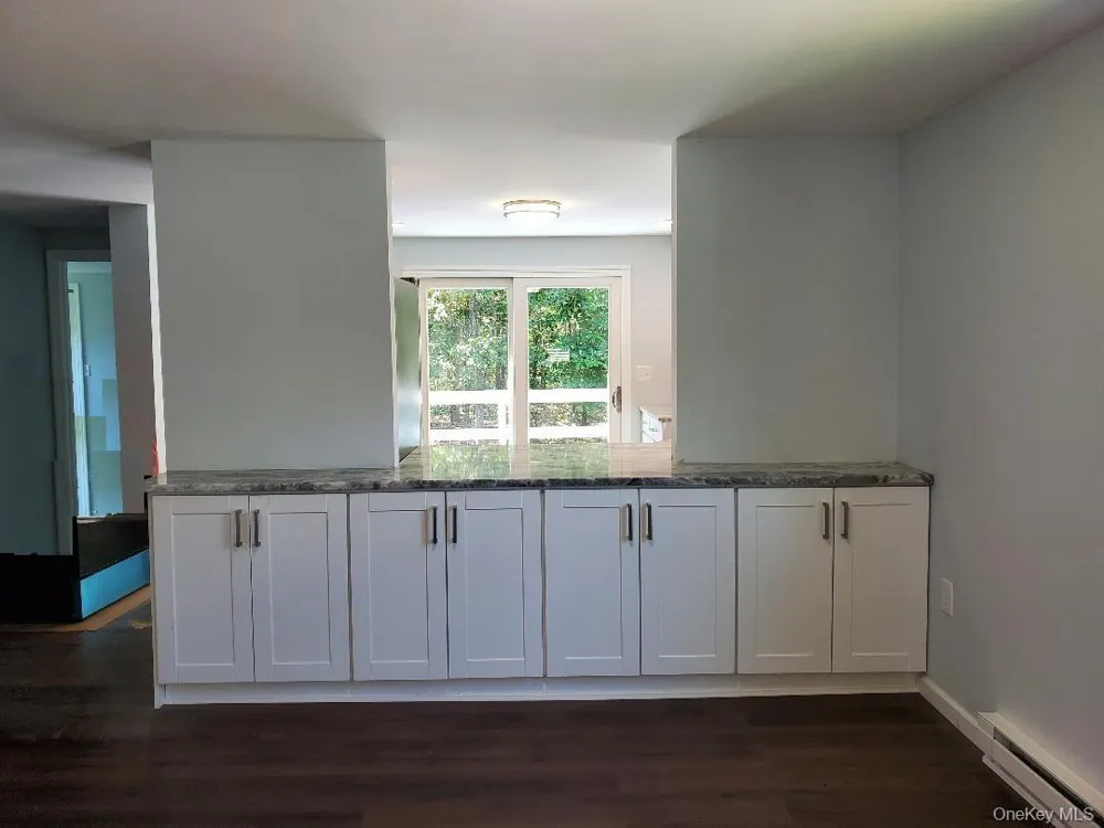 201 Village Circle W Manorville, NY 11949