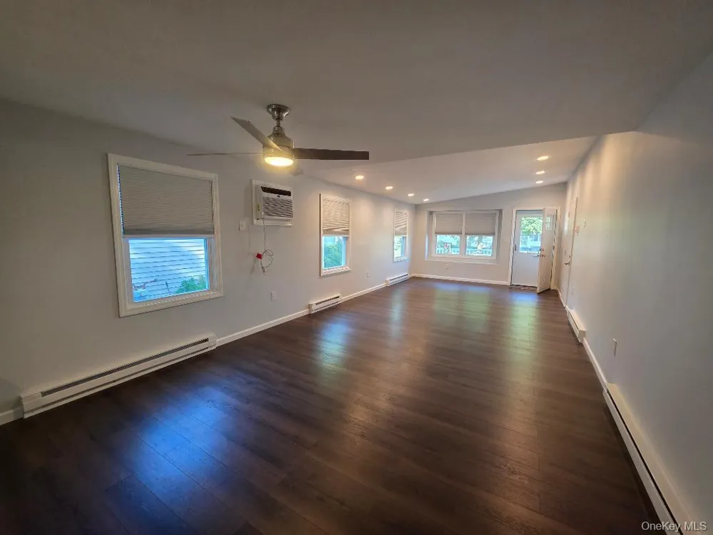 201 Village Circle W Manorville, NY 11949