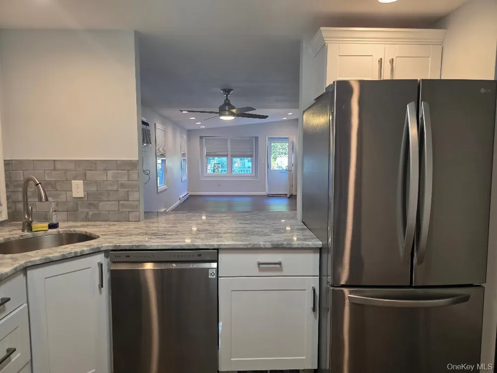 201 Village Circle W Manorville, NY 11949