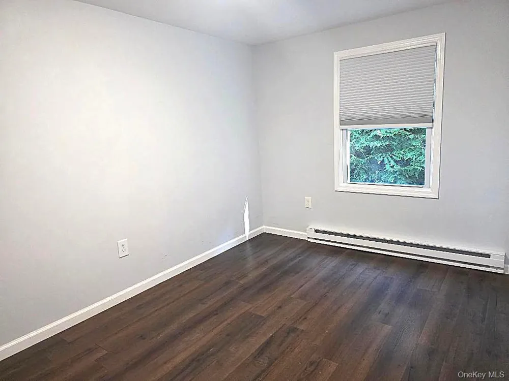 201 Village Circle W Manorville, NY 11949