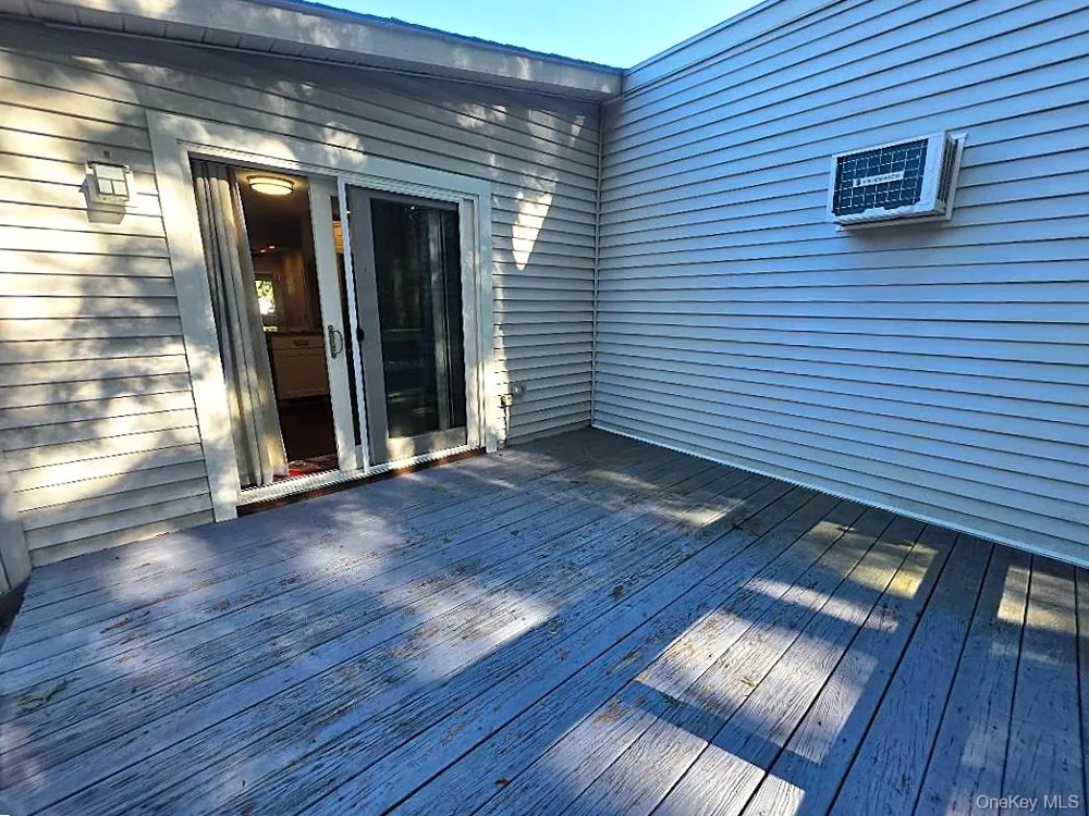 201 Village Circle W Manorville, NY 11949