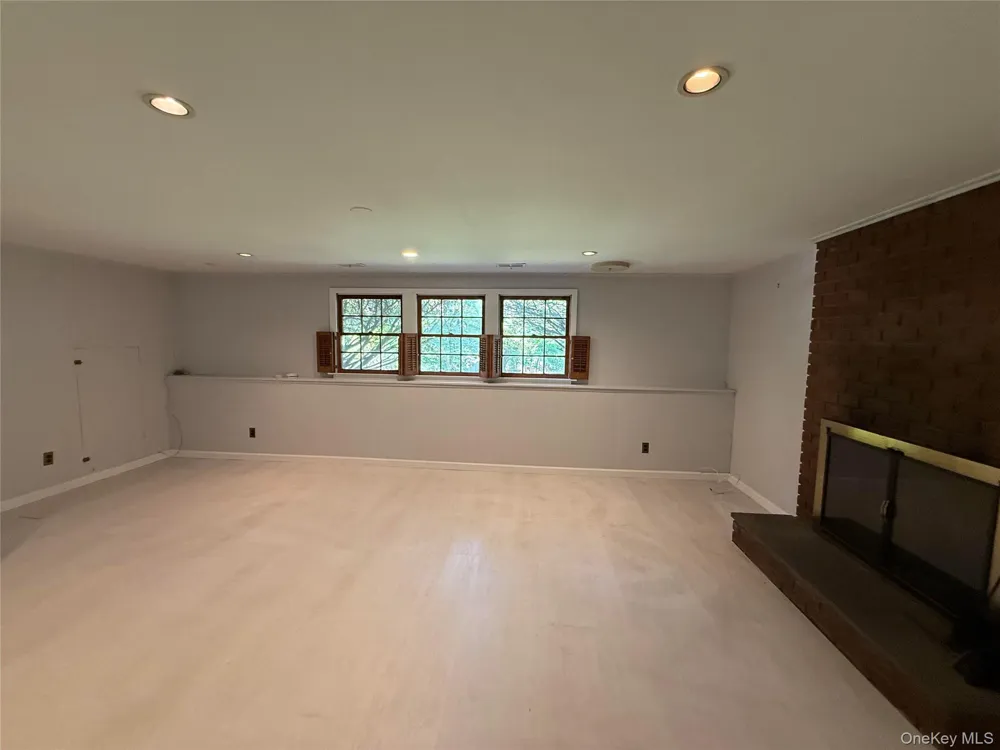 58 Quakerbridge Road Ossining, NY 10562