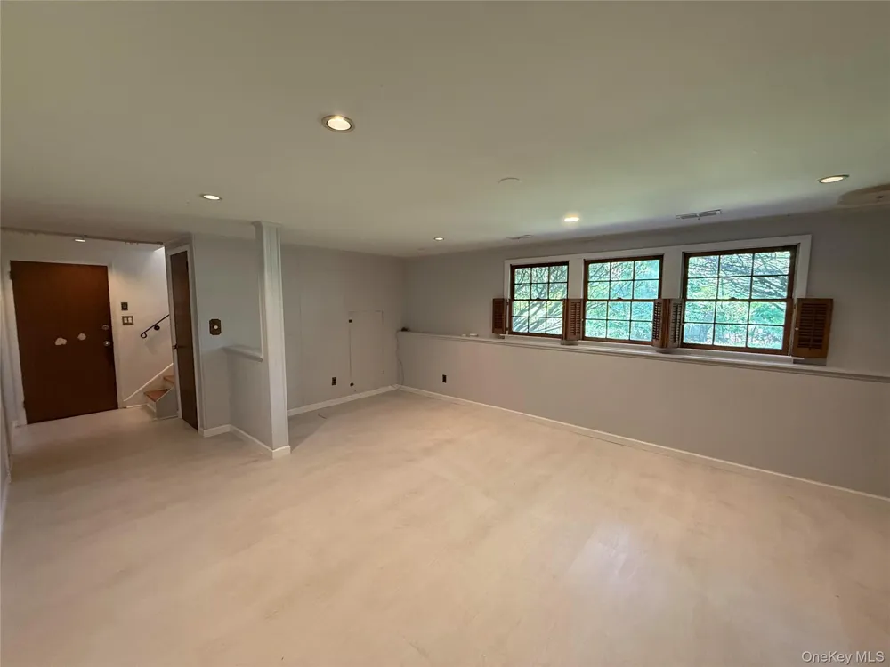 58 Quakerbridge Road Ossining, NY 10562