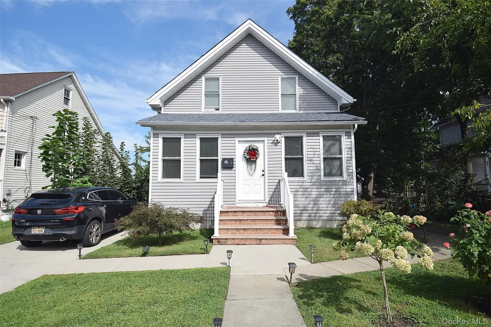 17 Maple Avenue Port Jefferson Station, NY 11776