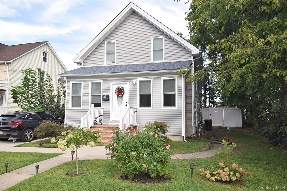 17 Maple Avenue Port Jefferson Station, NY 11776