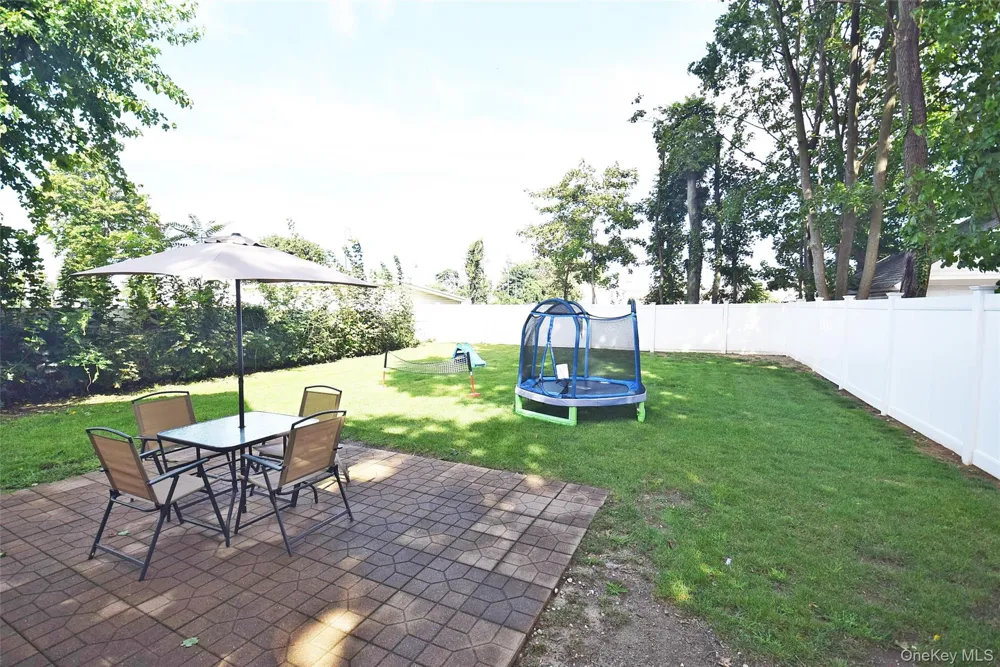 17 Maple Avenue Port Jefferson Station, NY 11776