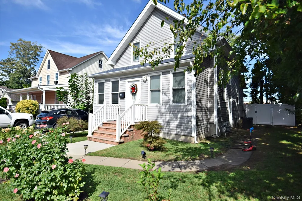 17 Maple Avenue Port Jefferson Station, NY 11776