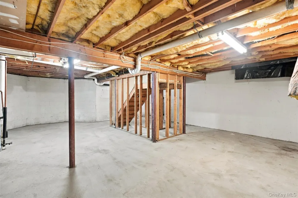 16 Cambridge Circle Monroe, NY 10950