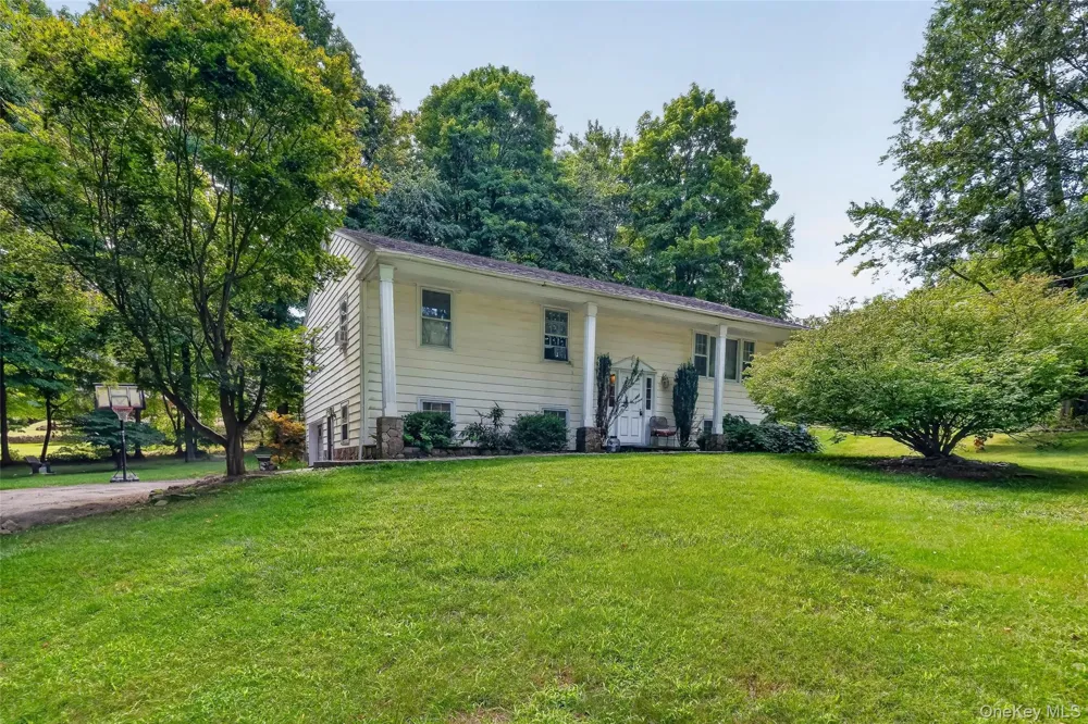 15 Oscawana Heights Road Putnam Valley, NY 10579