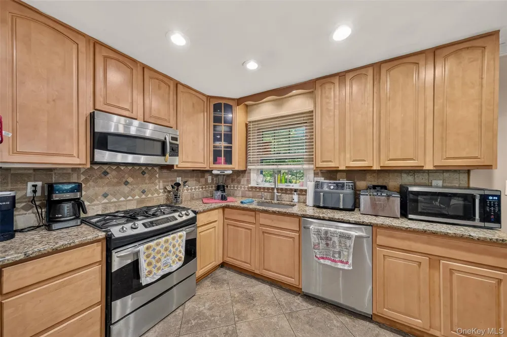 15 Oscawana Heights Road Putnam Valley, NY 10579