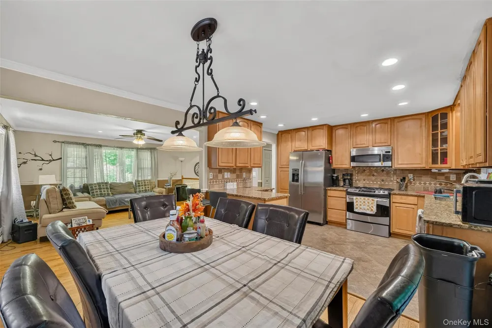 15 Oscawana Heights Road Putnam Valley, NY 10579