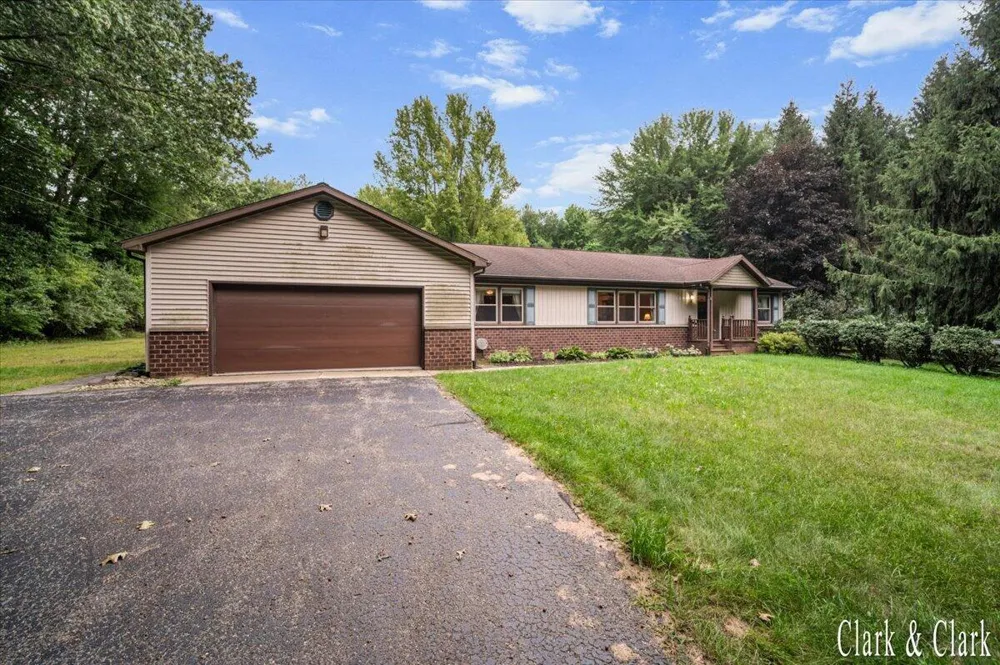 11080 Vergennes Street SE Lowell, MI 49331