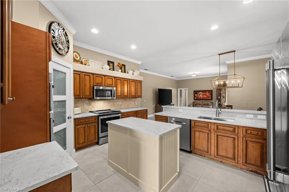 2127 Imperial Circle Naples, FL 34110