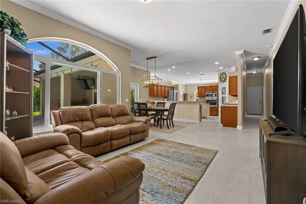 2127 Imperial Circle Naples, FL 34110
