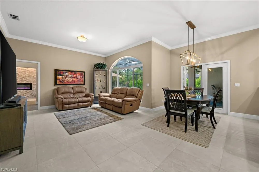 2127 Imperial Circle Naples, FL 34110