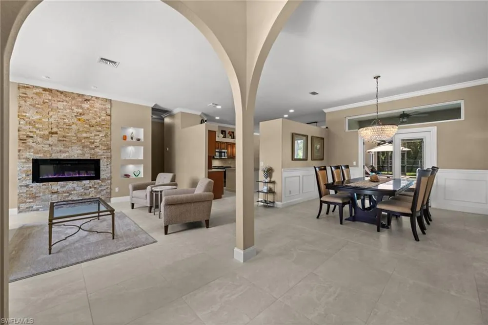 2127 Imperial Circle Naples, FL 34110