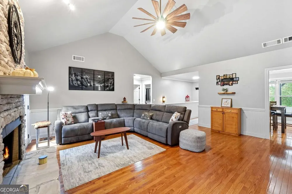 1190 Mill Creek DR Dawsonville, GA 30534