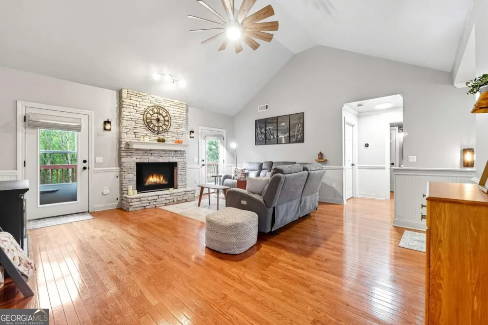 1190 Mill Creek DR Dawsonville, GA 30534