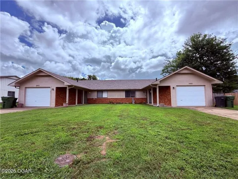 1813 S 14th Place