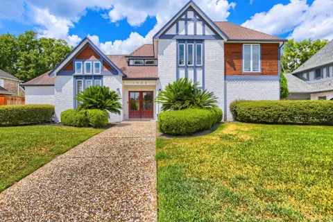 1022 Crossroads Drive