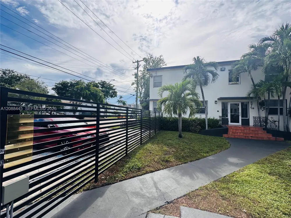 573 NE 82nd St #6 Miami, FL 33138