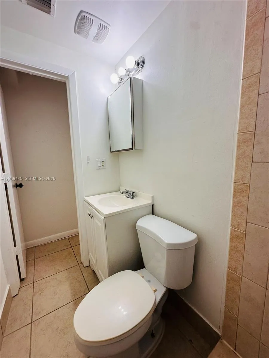 573 NE 82nd St #6 Miami, FL 33138