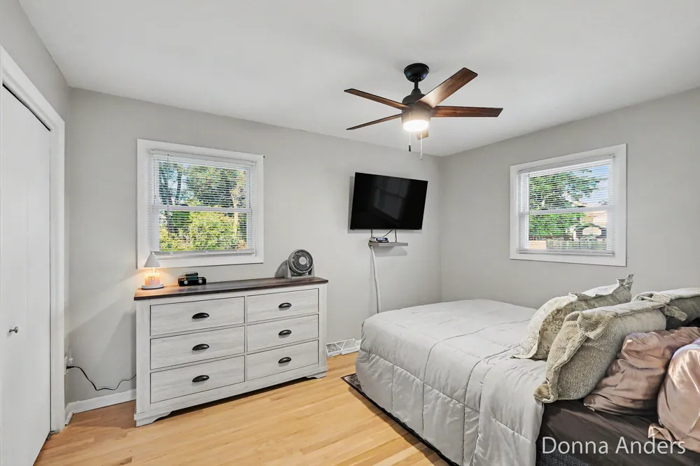 5581 Edgelawn Drive SE Kentwood, MI 49508