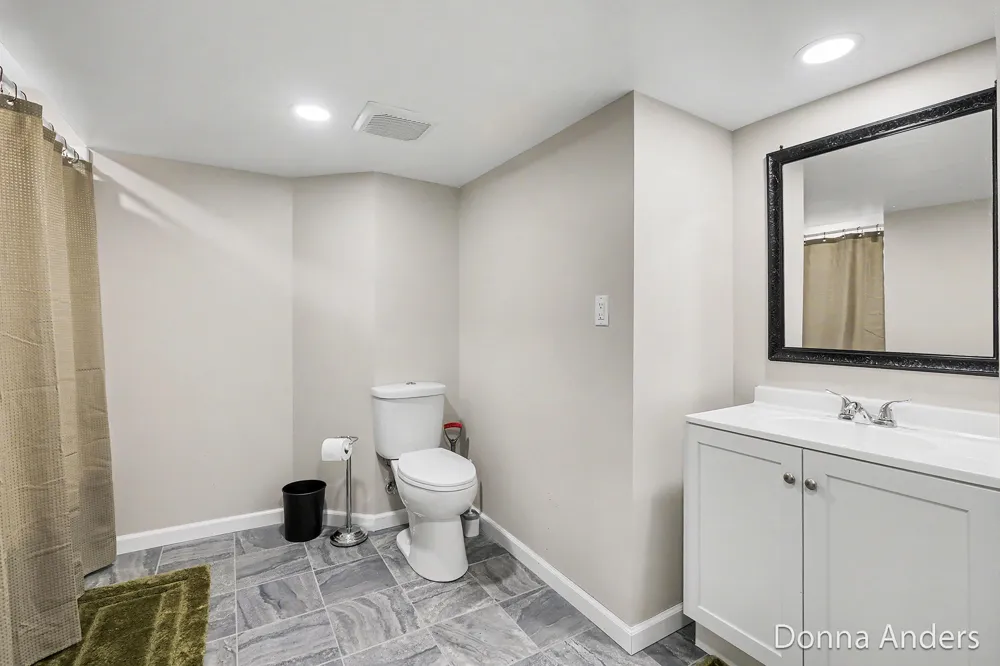 5581 Edgelawn Drive SE Kentwood, MI 49508