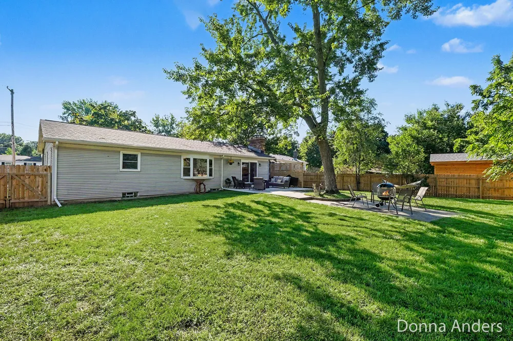 5581 Edgelawn Drive SE Kentwood, MI 49508