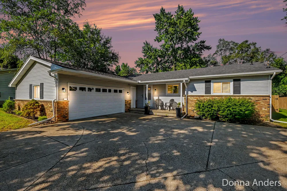 5581 Edgelawn Drive SE Kentwood, MI 49508