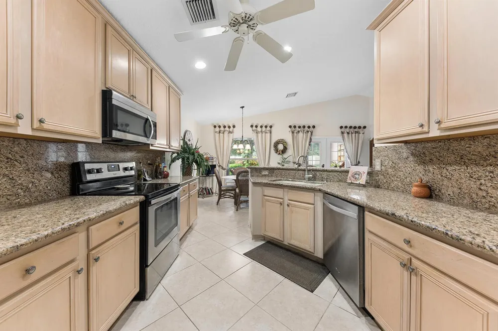 5293 TOSCANA TRAIL Boynton Beach, FL 33437