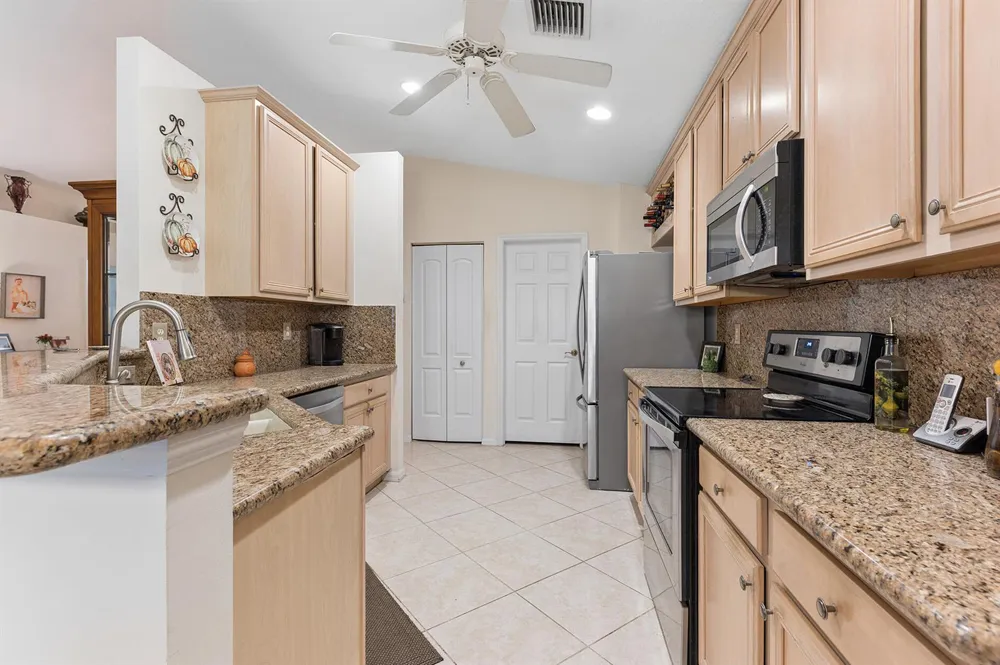 5293 TOSCANA TRAIL Boynton Beach, FL 33437
