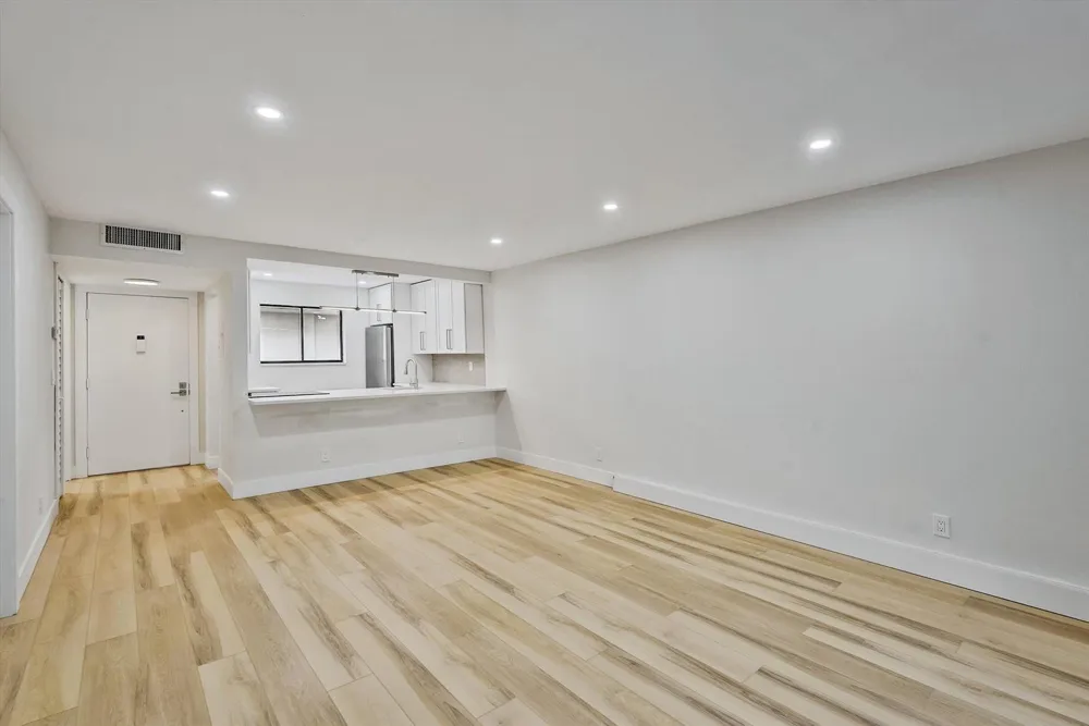 5220 Las Verdes Circle Delray Beach, FL 33484