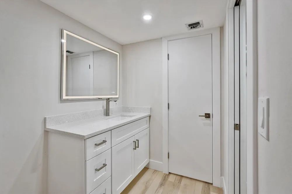 5220 Las Verdes Circle Delray Beach, FL 33484