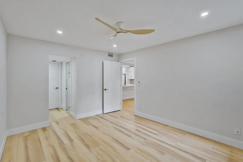 5220 Las Verdes Circle Delray Beach, FL 33484