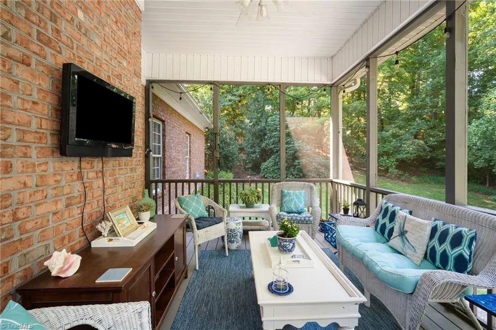 810 Poplar Grove Road Winston-Salem, NC 27106
