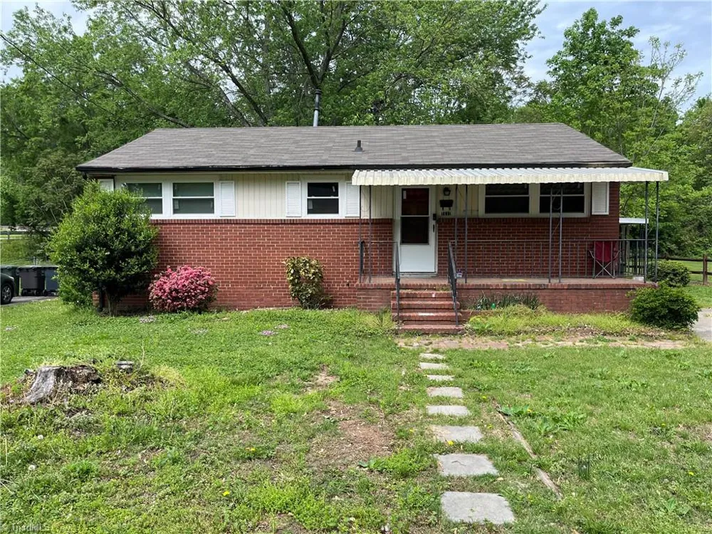 1610 Hooks Street Greensboro, NC 27401