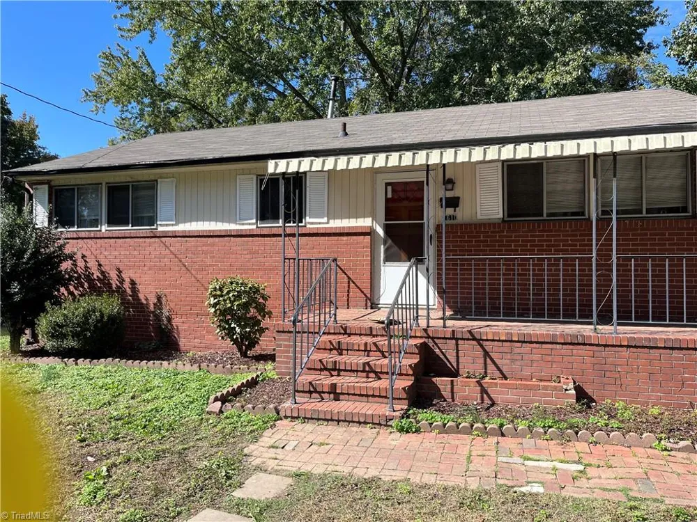 1610 Hooks Street Greensboro, NC 27401