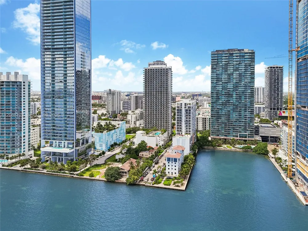 600 NE 27th St #704 Miami, FL 33137
