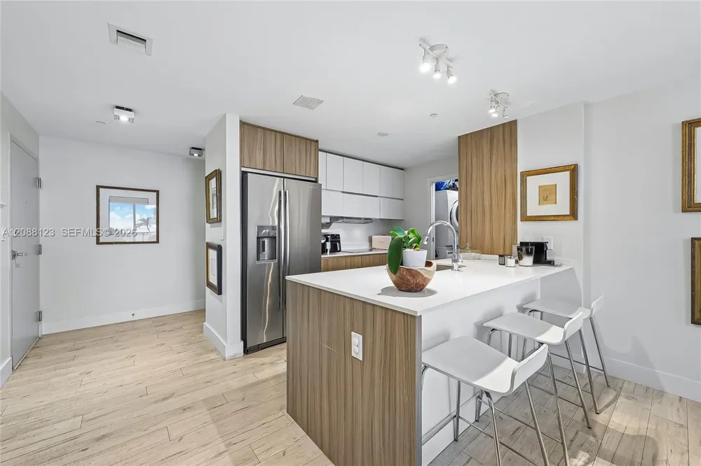 600 NE 27th St #704 Miami, FL 33137