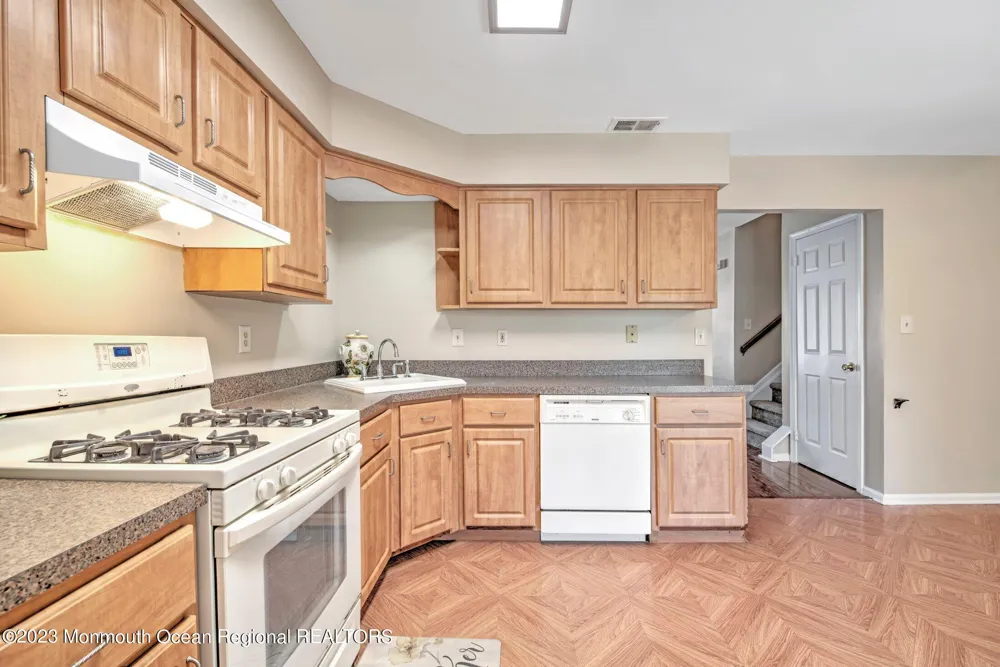 7 Stuart Drive #4 Freehold, NJ 07728