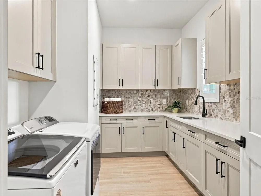 532 BLUE SHELL LOOP Sarasota, FL 34240