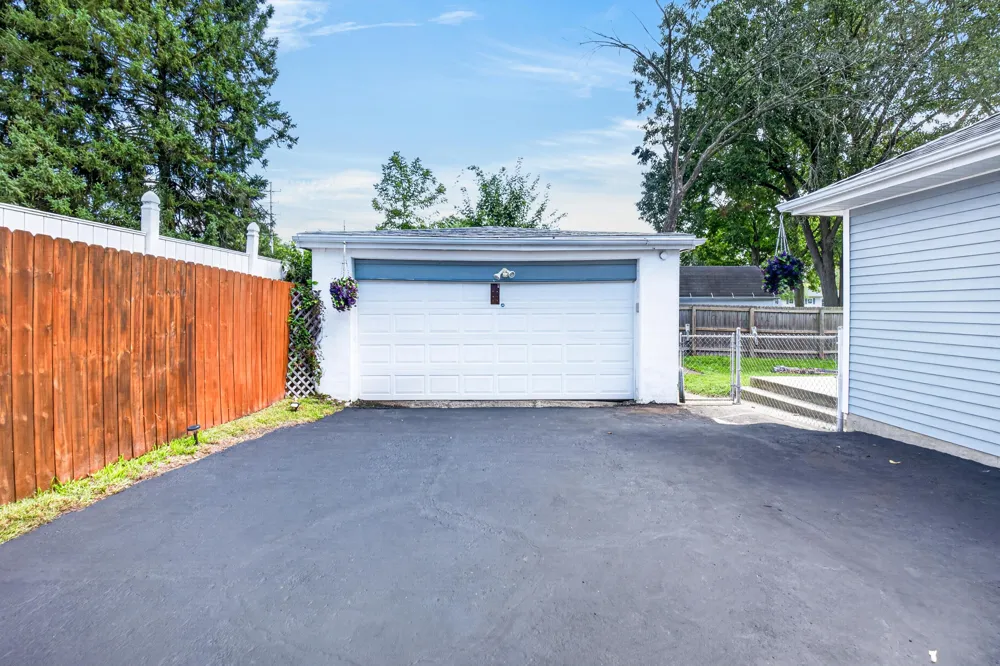 887 Bryant Avenue Jackson, MI 49202