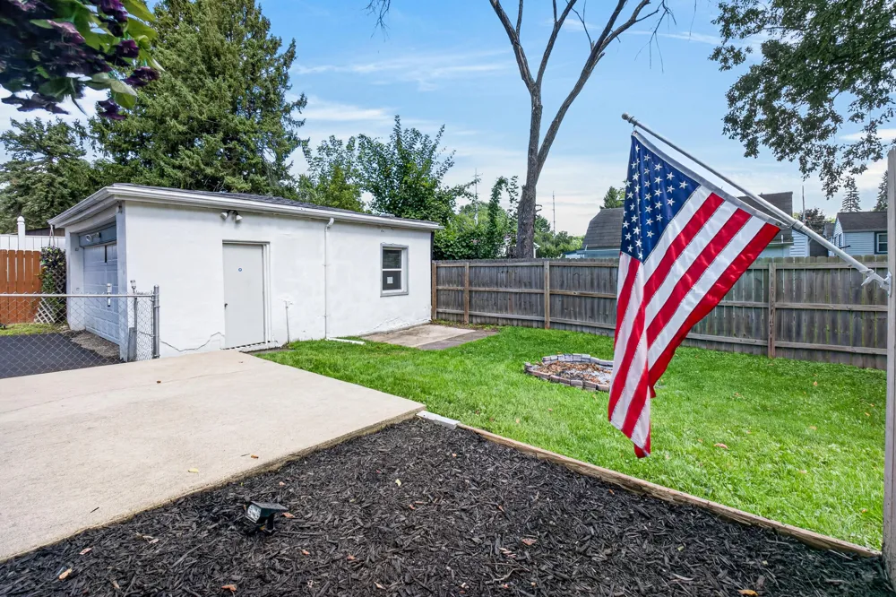887 Bryant Avenue Jackson, MI 49202