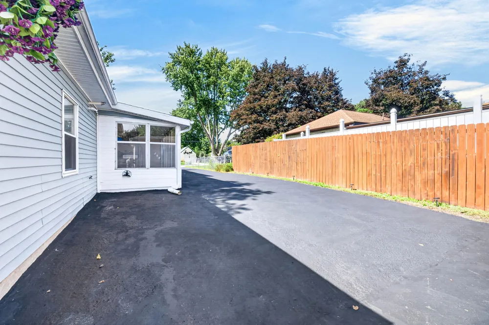 887 Bryant Avenue Jackson, MI 49202